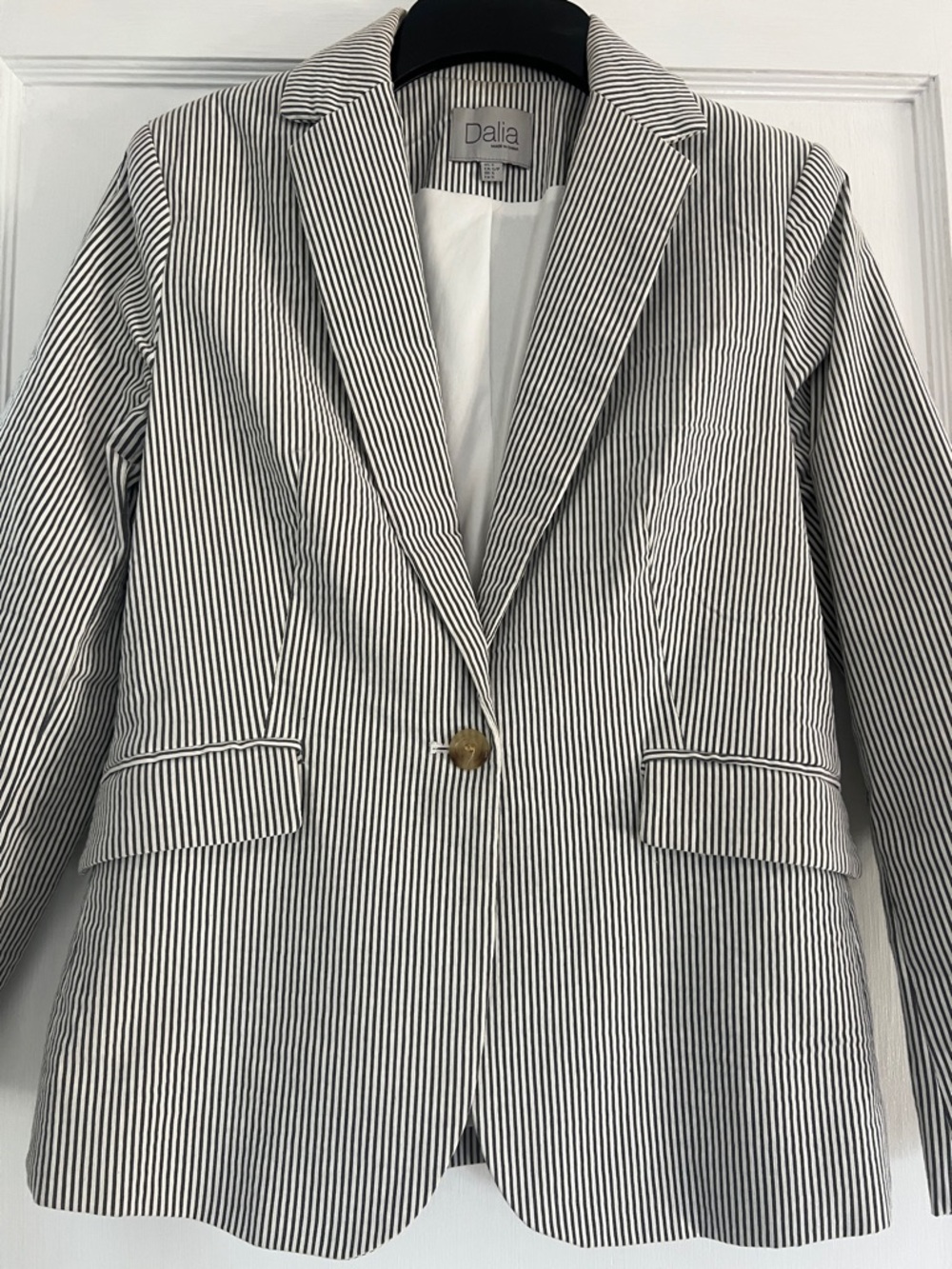 Dalia Women's Black & White Seersucker Single-Button Blazer